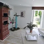 Naehe Starnberger See, Schoene Ferienwohnung, Gaestewohnung 125qm Eg Und Og Kontaktfrei