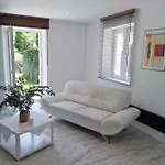 Naehe Starnberger See, Schoene Ferienwohnung, Gaestewohnung 125qm Eg Und Og Kontaktfrei