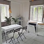 Naehe Starnberger See, Schoene Ferienwohnung, Gaestewohnung 125qm Eg Und Og Kontaktfrei Apartman Münsing
