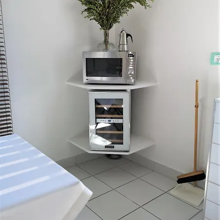 Naehe Starnberger See, Schoene Ferienwohnung, Gaestewohnung 125qm Eg Und Og Kontaktfrei アパート *