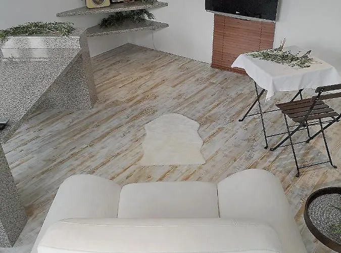 Naehe Starnberger See, Schoene Ferienwohnung, Gaestewohnung 125qm Eg Und Og Kontaktfrei * Münsing