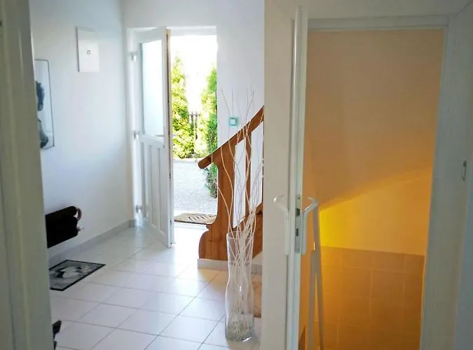 Naehe Starnberger See, Schoene Ferienwohnung, Gaestewohnung 125qm Eg Und Og Kontaktfrei アパート *