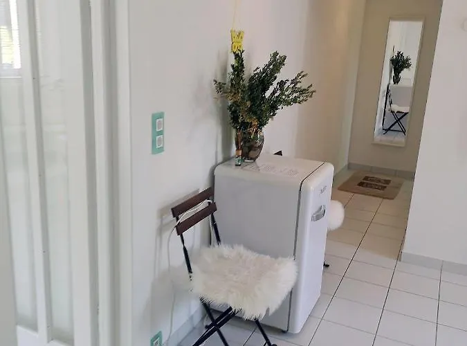 Naehe Starnberger See, Schoene Ferienwohnung, Gaestewohnung 125qm Eg Und Og Kontaktfrei アパート *