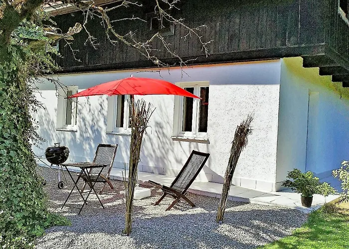 Naehe Starnberger See, Schoene Ferienwohnung, Gaestewohnung 125qm Eg Und Og Kontaktfrei アパート Münsing