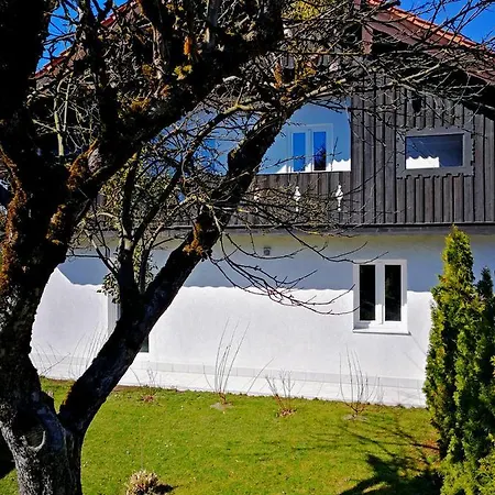 Naehe Starnberger See, Schoene Ferienwohnung, Gaestewohnung 125qm Eg Und Og Kontaktfrei アパート