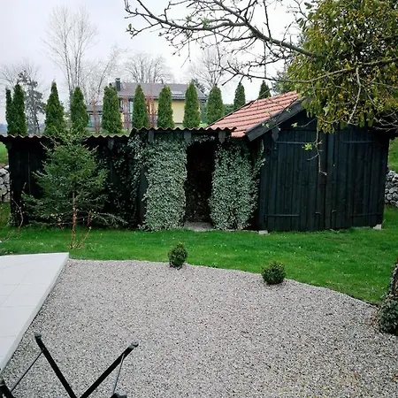 Naehe Starnberger See, Schoene Ferienwohnung, Gaestewohnung 125qm Eg Und Og Kontaktfrei アパート Münsing
